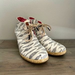 Toms heeled wedge bootie✨ in like new condition☺️